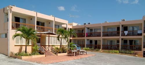 Carib Blue Apartments Oistins Luaran gambar