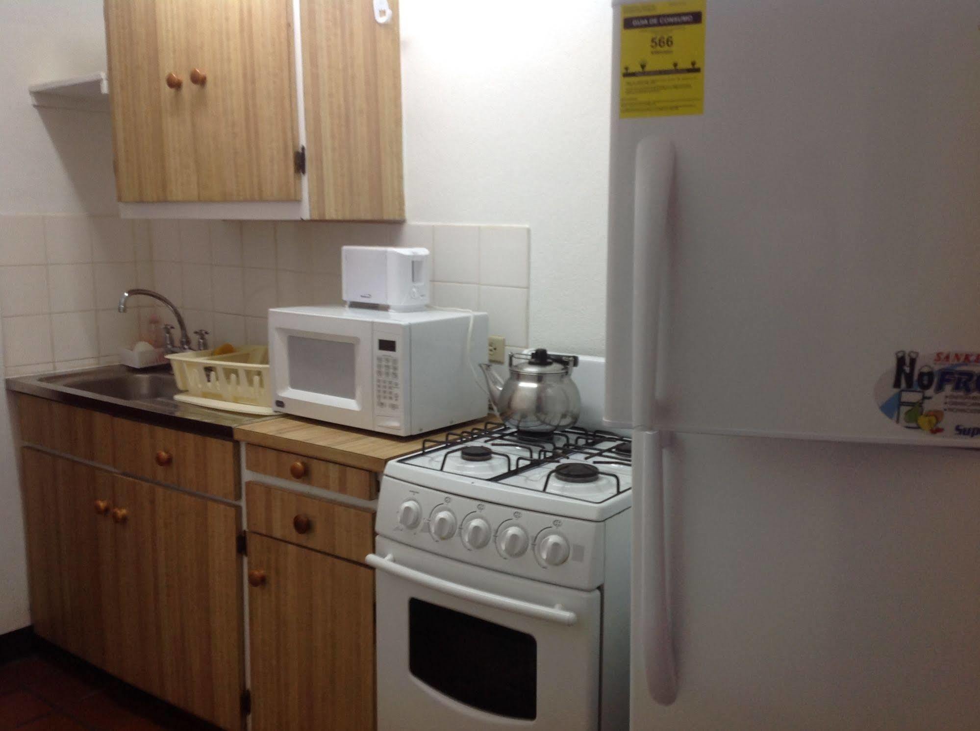 Carib Blue Apartments Oistins Luaran gambar