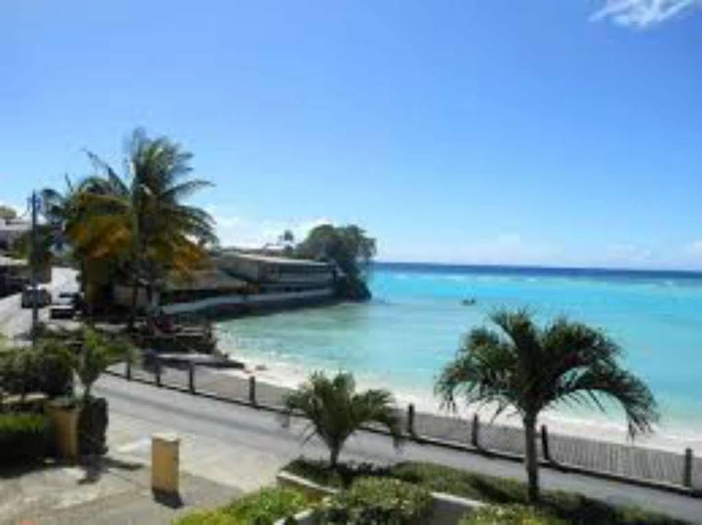 Carib Blue Apartments Oistins Luaran gambar